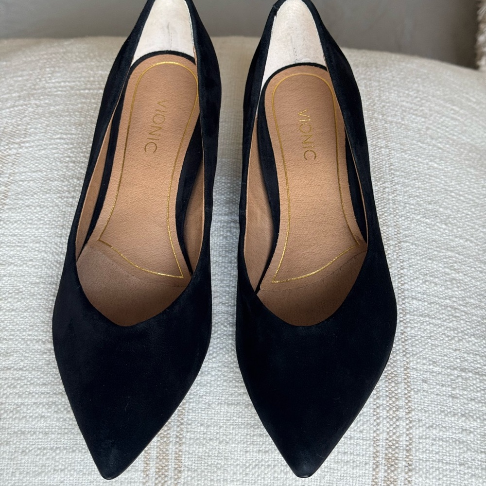 NWOT Vionic “Josie” kitten heel 7